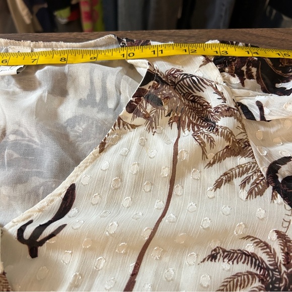 Joie Ivory and Chocolate Palm Print Blouse S - Picture 7 of 10